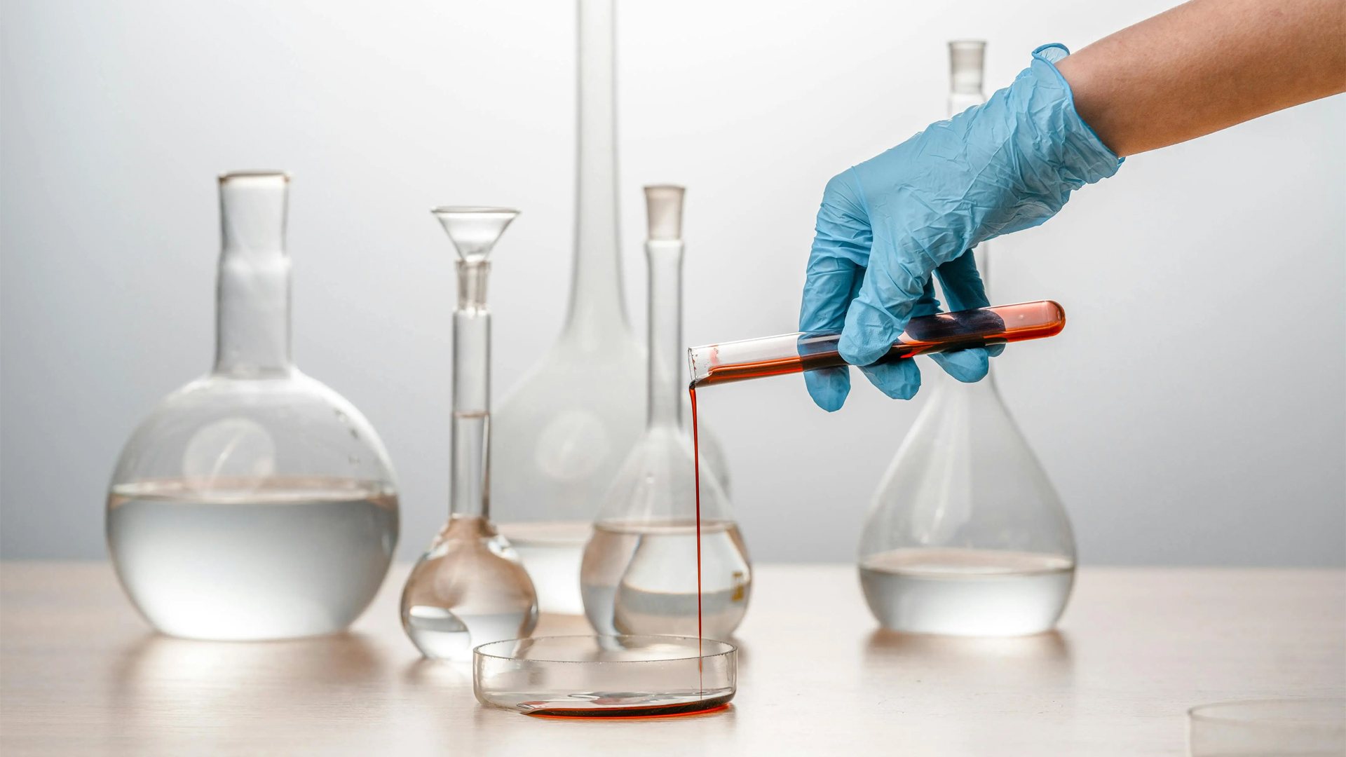 实验室仪器的清洁卫士：超声波清洗机的角色