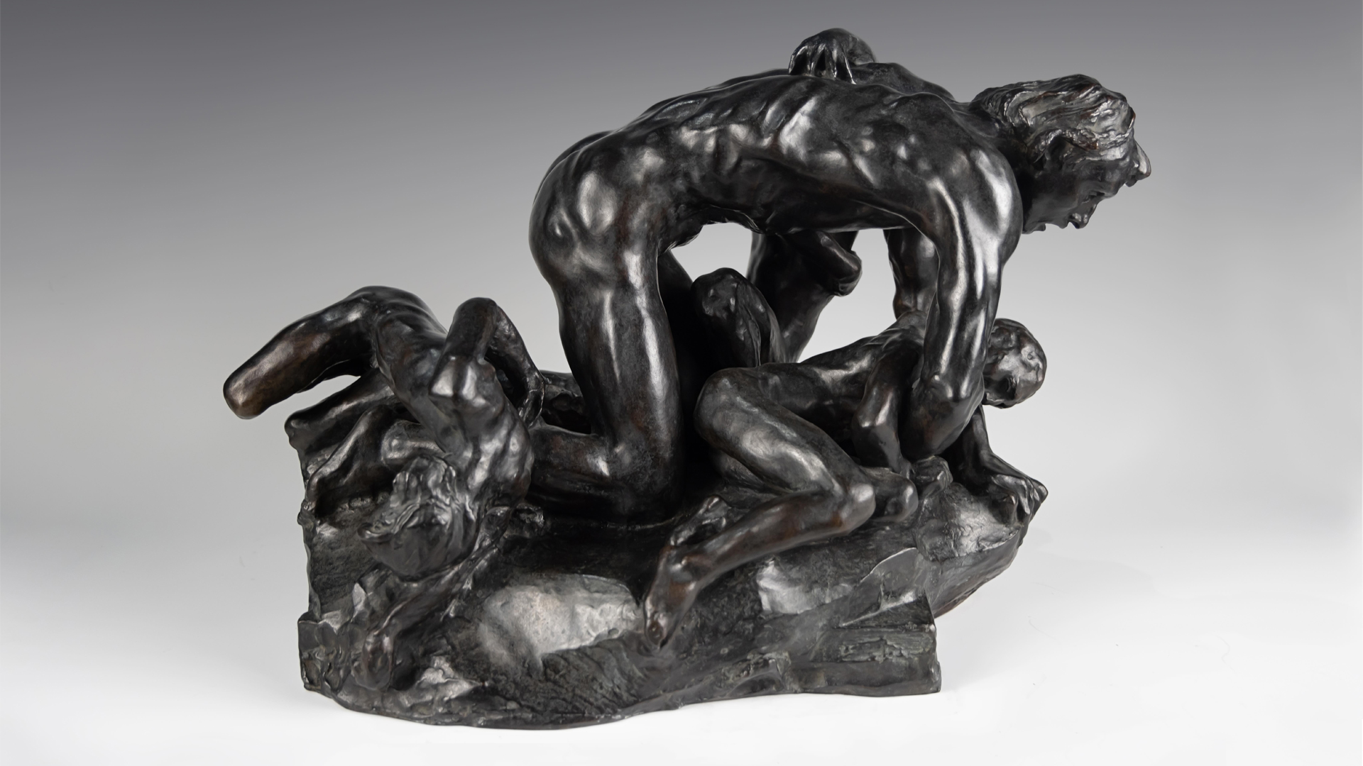 雕塑作品的清洁挑战：超声波清洗机的解决方案